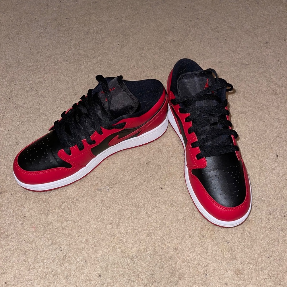 Jordan low 1s